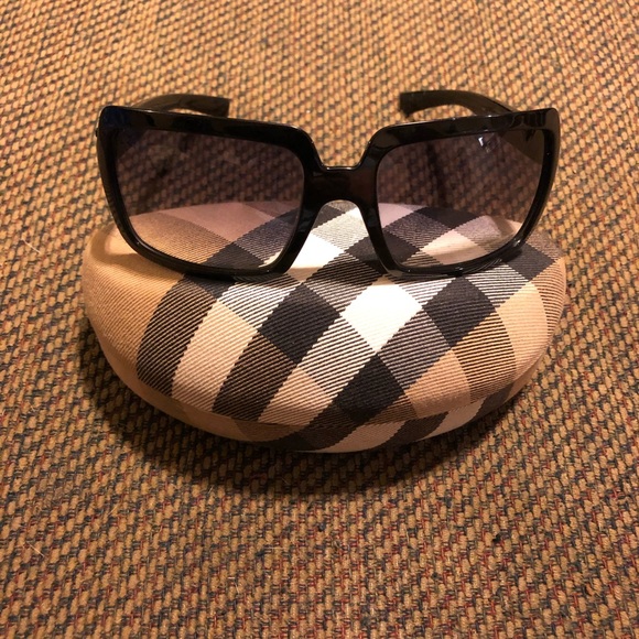 Burberry Accessories - Burberry Black Sunglasses And Case